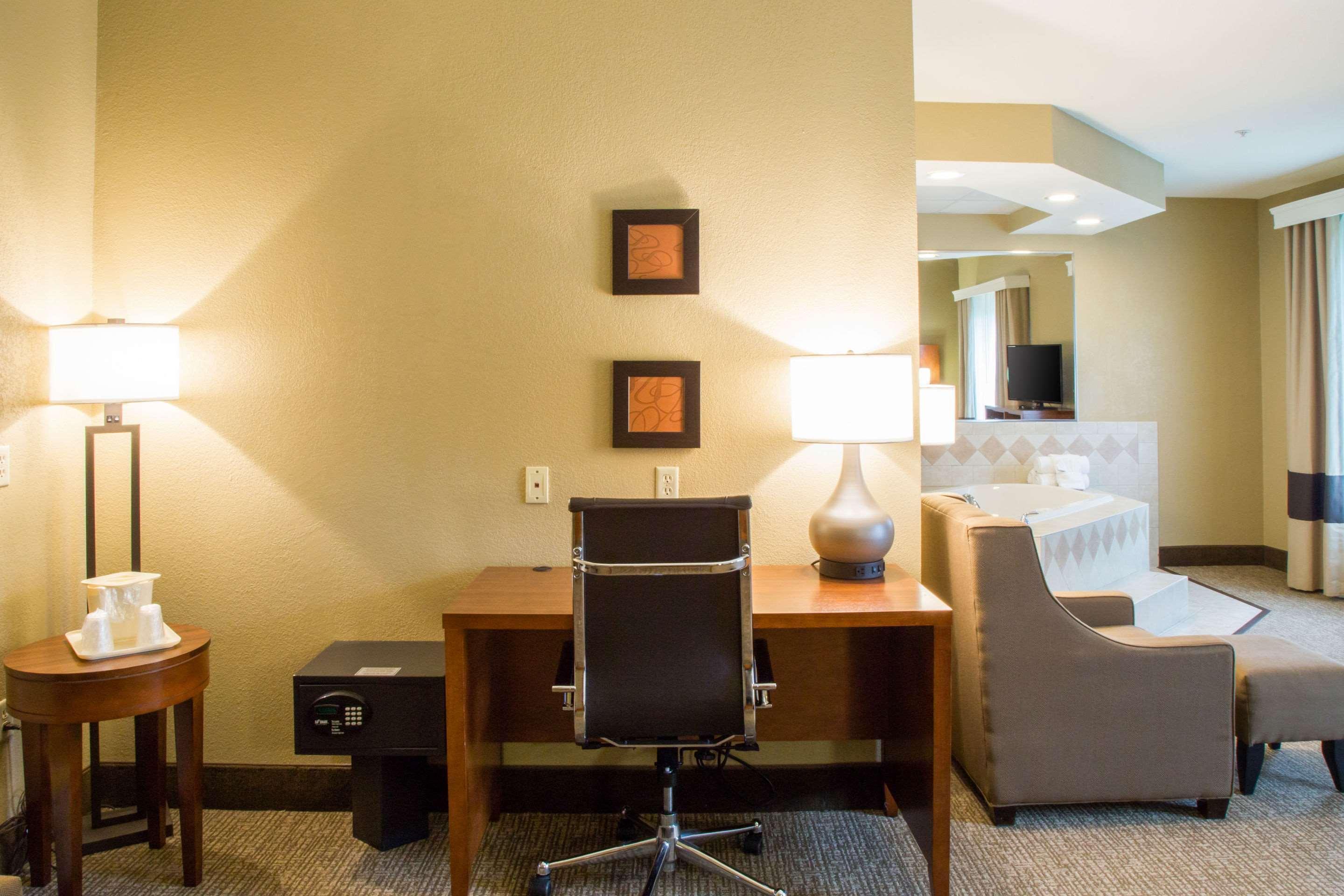 Comfort Suites Grand Rapids South Kentwood Dış mekan fotoğraf